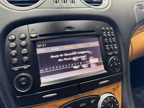 Used 2011 Mercedes-Benz SL 550 image 26