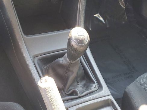 Used 2015 Subaru Crosstrek 2.0i image 23