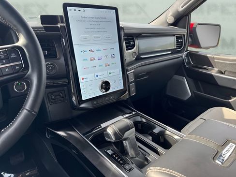 Used 2025 Ford F150 Lightning Platinum image 17