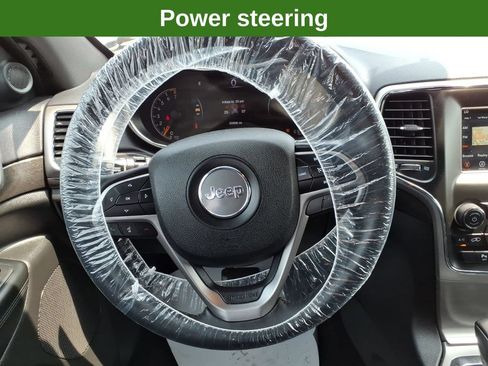 Used 2018 Jeep Grand Cherokee Laredo AWD/4WD image 16