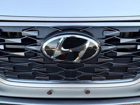 Used 2022 Hyundai Ioniq SEL FWD image 11