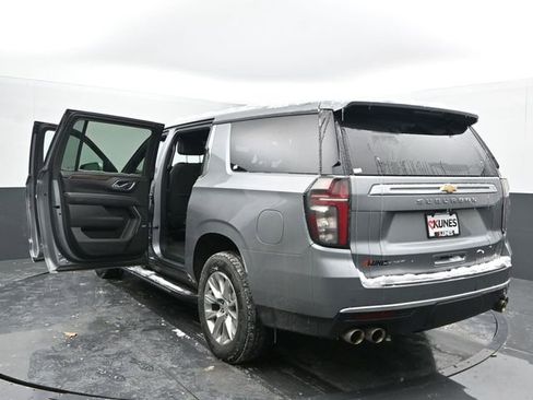 Used 2023 Chevrolet Suburban Premier image 61