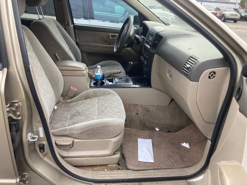 Used 2008 Kia Sorento 2WD image 10
