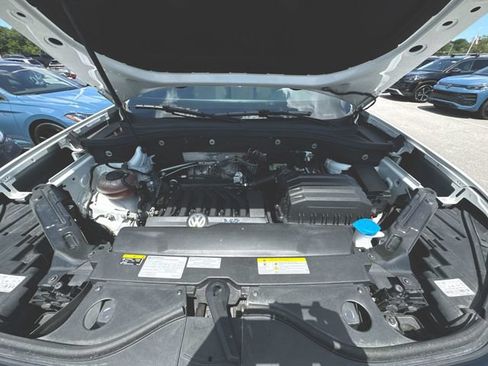 Used 2021 Volkswagen Atlas Cross Sport SEL R-Line FWD image 31