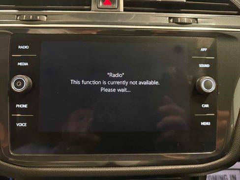 Certified 2022 Volkswagen Tiguan SE image 32