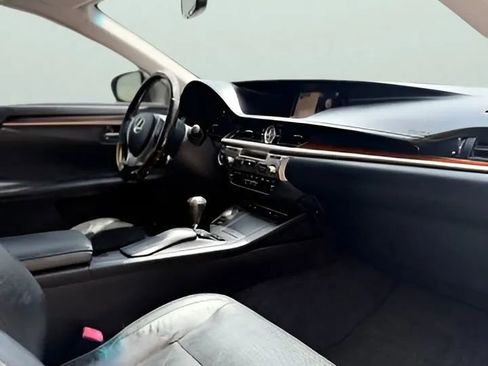 Used 2015 Lexus ES 350 w/ Luxury Package FWD image 22