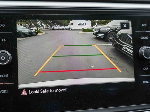 Used 2021 Volkswagen Atlas SE image 24