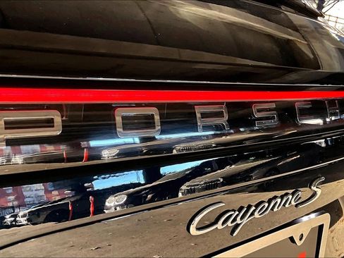 Used 2020 Porsche Cayenne S image 30