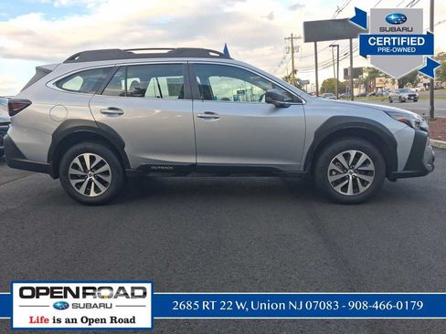 Used 2025 Subaru Outback AWD/4WD image 2