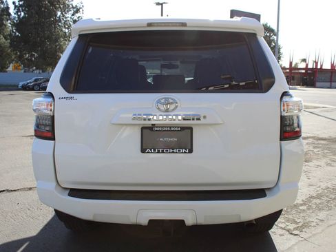 Used 2014 Toyota 4Runner SR5 Premium image 11