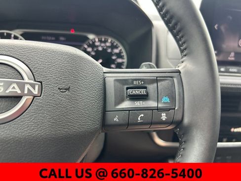 Used 2025 Nissan Rogue SV AWD/4WD image 12