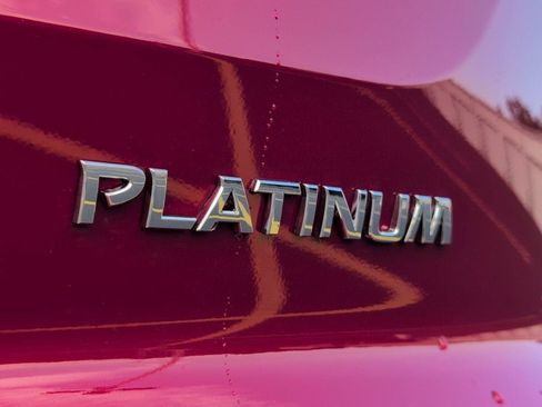 Used 2023 Nissan Pathfinder Platinum FWD image 6
