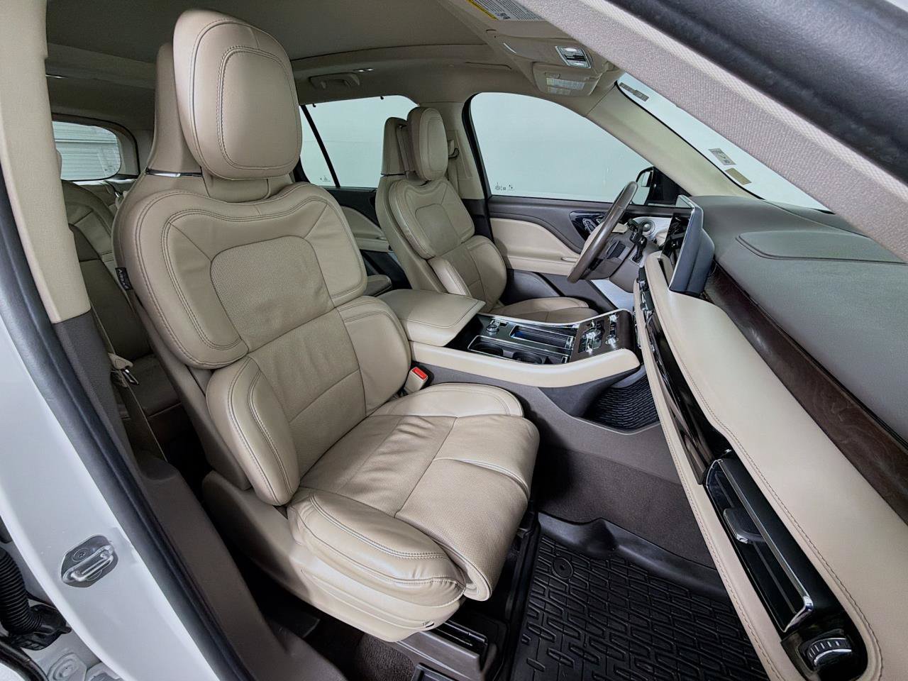 Used 2020 Lincoln Aviator Reserve w/ Equipment Group 202A AWD/4WD image 35