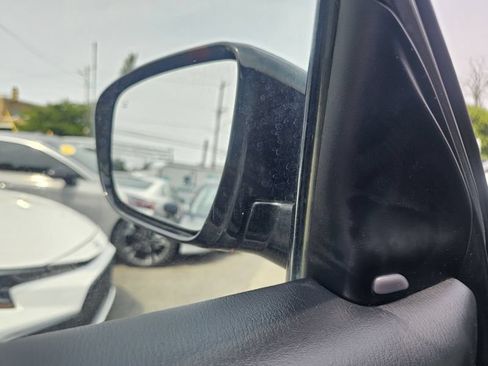 Used 2017 Nissan Pathfinder Platinum AWD/4WD image 39