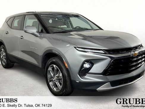 Used 2023 Chevrolet Blazer LT image 1
