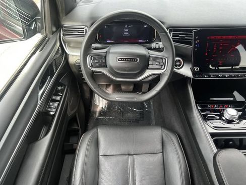 Used 2023 Jeep Wagoneer Series II AWD/4WD image 15