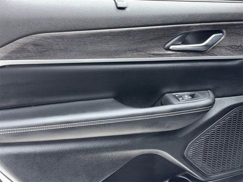 Used 2024 Jeep Grand Cherokee L Limited w/ Luxury Tech Group II image 46