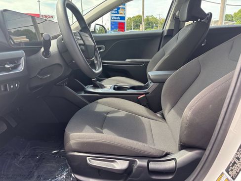 Used 2026 Kia K4 FWD image 24