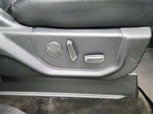 Used 2018 Ford Expedition Limited image 40