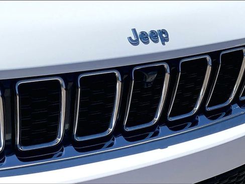 Used 2023 Jeep Grand Cherokee 4WD 4xe w/ Luxury Tech Group II image 29