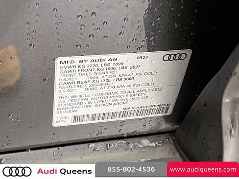 Certified 2024 Audi Q8 e-tron Premium Plus image 17