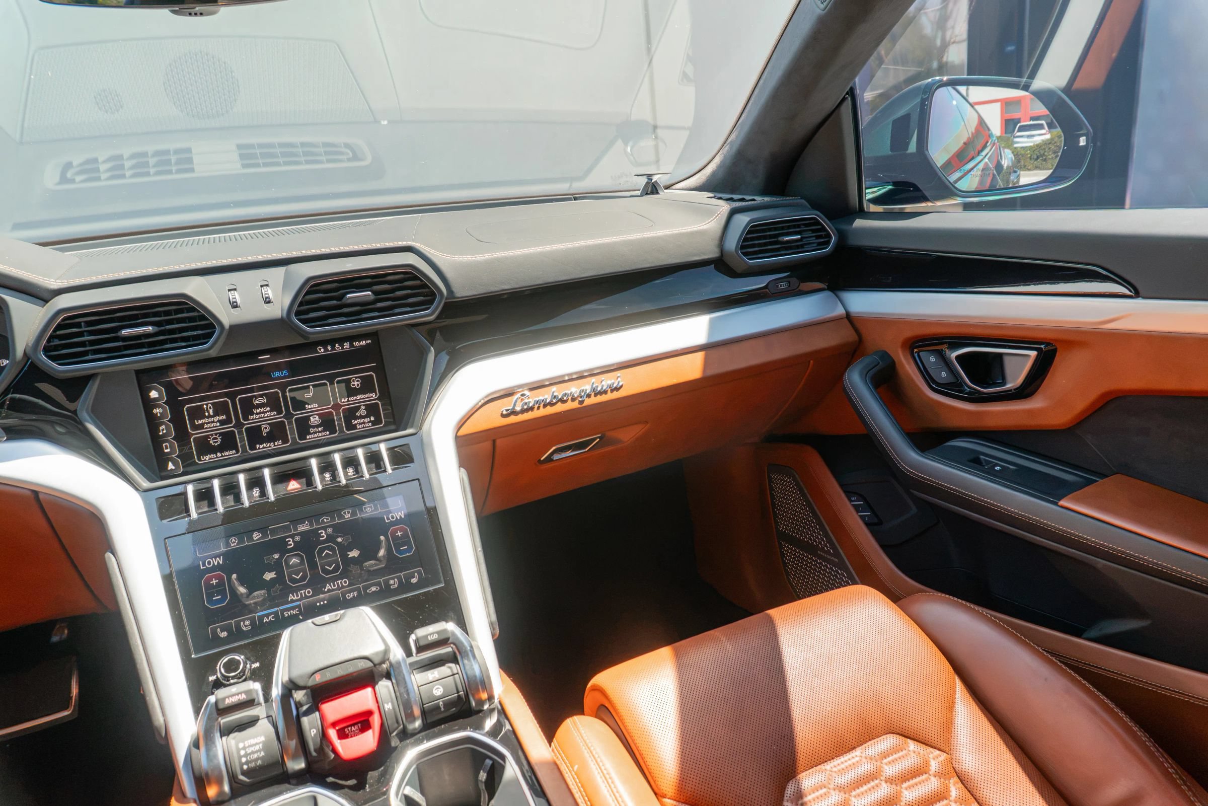 Used 2019 Lamborghini Urus AWD/4WD image 62