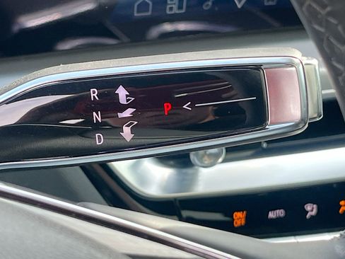 Used 2025 Cadillac Lyriq Sport RWD image 17