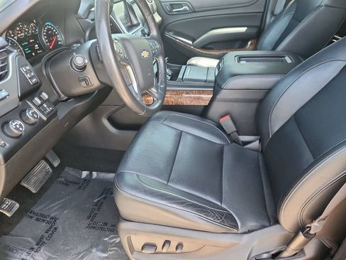Used 2018 Chevrolet Suburban Premier AWD/4WD image 7