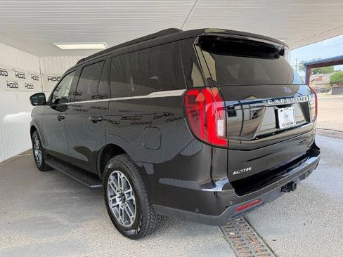 Certified 2025 Ford Expedition Active AWD/4WD image 2
