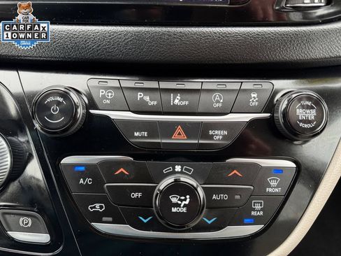 Used 2020 Chrysler Pacifica Touring-L Plus w/ Tire & Wheel Group FWD image 29
