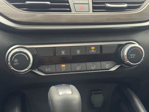 Used 2024 Nissan Altima 2.5 SV image 22