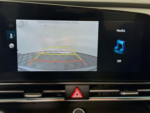 Used 2024 Hyundai Elantra SEL image 19