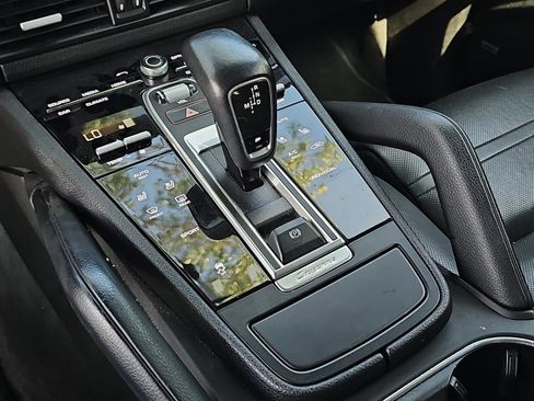 Used 2019 Porsche Cayenne AWD/4WD image 23