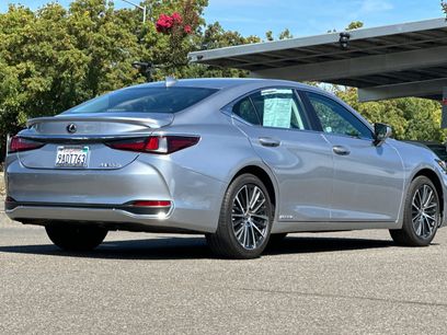 Certified 2022 Lexus ES 300h w/ Premium Package