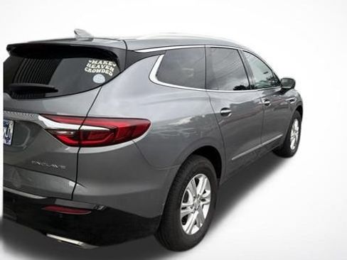 Used 2019 Buick Enclave Essence FWD image 2