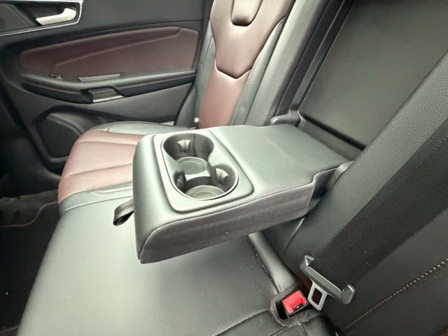 Used 2020 Ford Edge Titanium w/ Equipment Group 301A FWD image 17