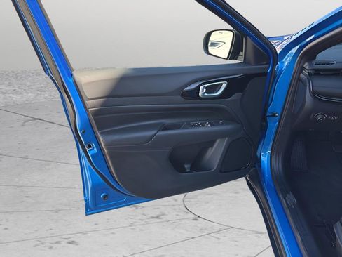 New 2026 Jeep Compass Latitude image 13