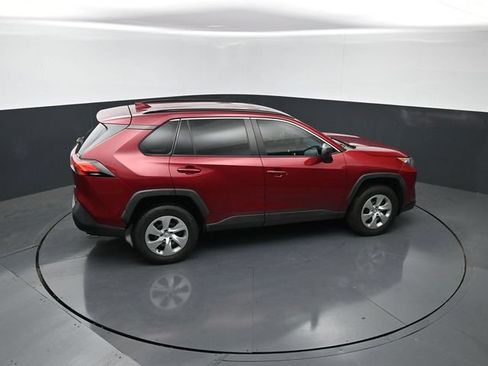 Used 2021 Toyota RAV4 LE FWD image 21