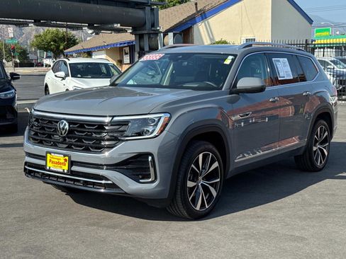 Certified 2025 Volkswagen Atlas SEL Premium R-Line image 3