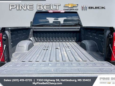 Used 2025 Chevrolet Silverado 2500 Custom w/ Custom Value Package image 5