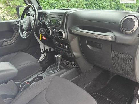 Used 2014 Jeep Wrangler Unlimited Sport w/ Quick Order Package 24S AWD/4WD image 19