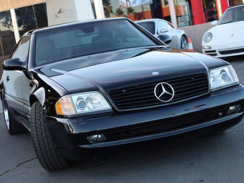 Used 2002 Mercedes-Benz SL 500 image 2