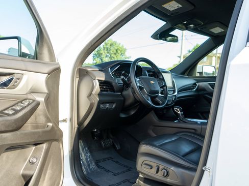 Used 2023 Chevrolet Traverse LT AWD/4WD image 14