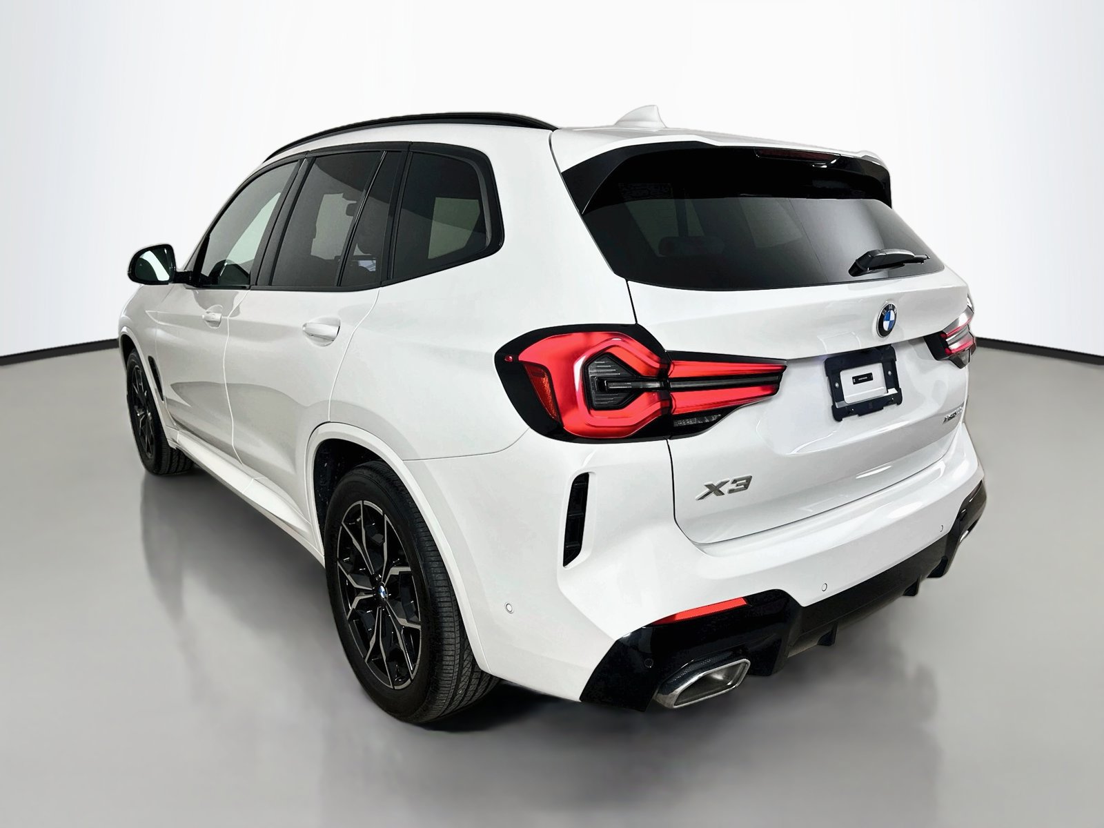 Used 2024 BMW X3 xDrive30i w/ Premium Package AWD/4WD image 7