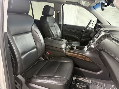 Used 2019 Chevrolet Suburban LT AWD/4WD image 43
