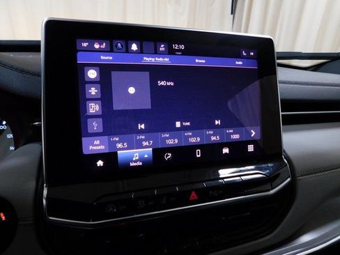 Used 2024 Jeep Compass Limited image 28