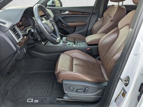 Used 2020 Audi Q5 e Premium Plus w/ Premium Plus Package image 16