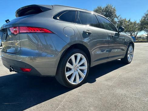 Used 2018 Jaguar F-PACE R-Sport image 9