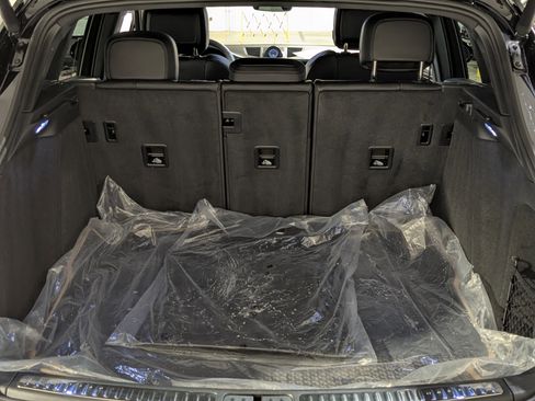 Certified 2025 Porsche Macan image 23