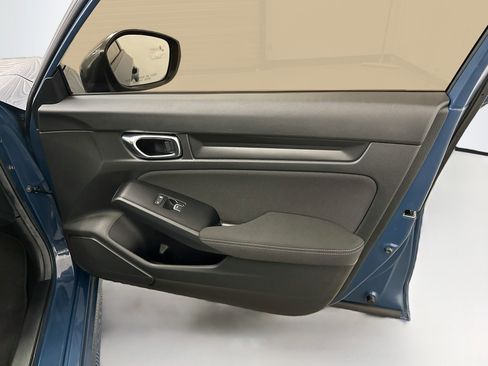 Used 2025 Honda Civic Sport image 32